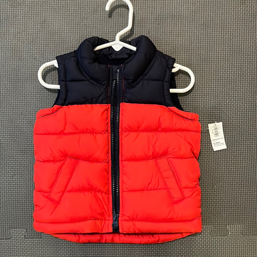 NWT Boys puffer vest size 12-18 months